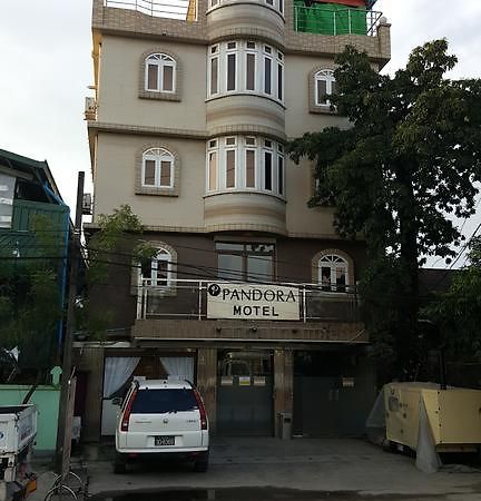 Pandora Motel Янгон Екстер'єр фото