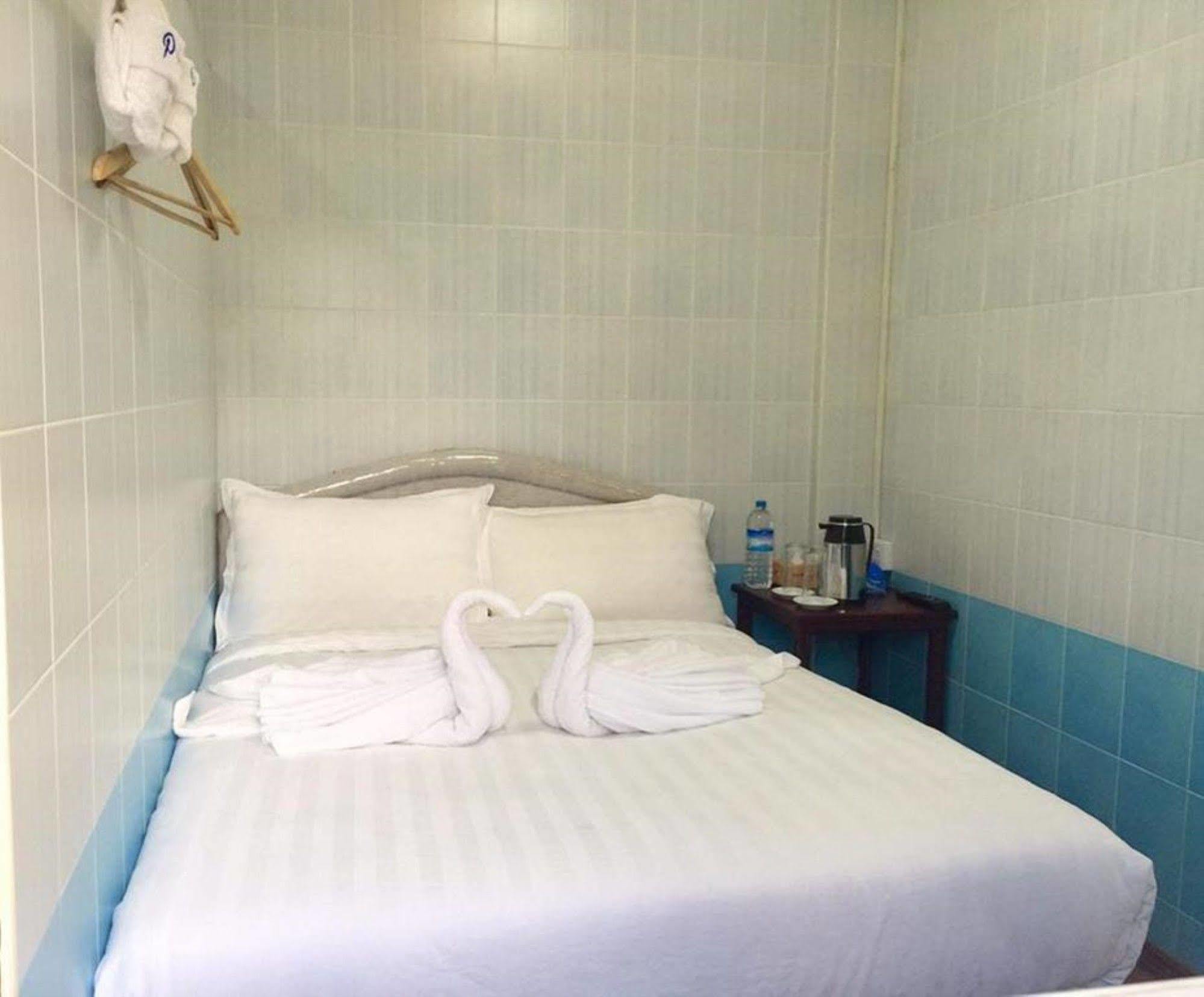 Pandora Motel Янгон Екстер'єр фото
