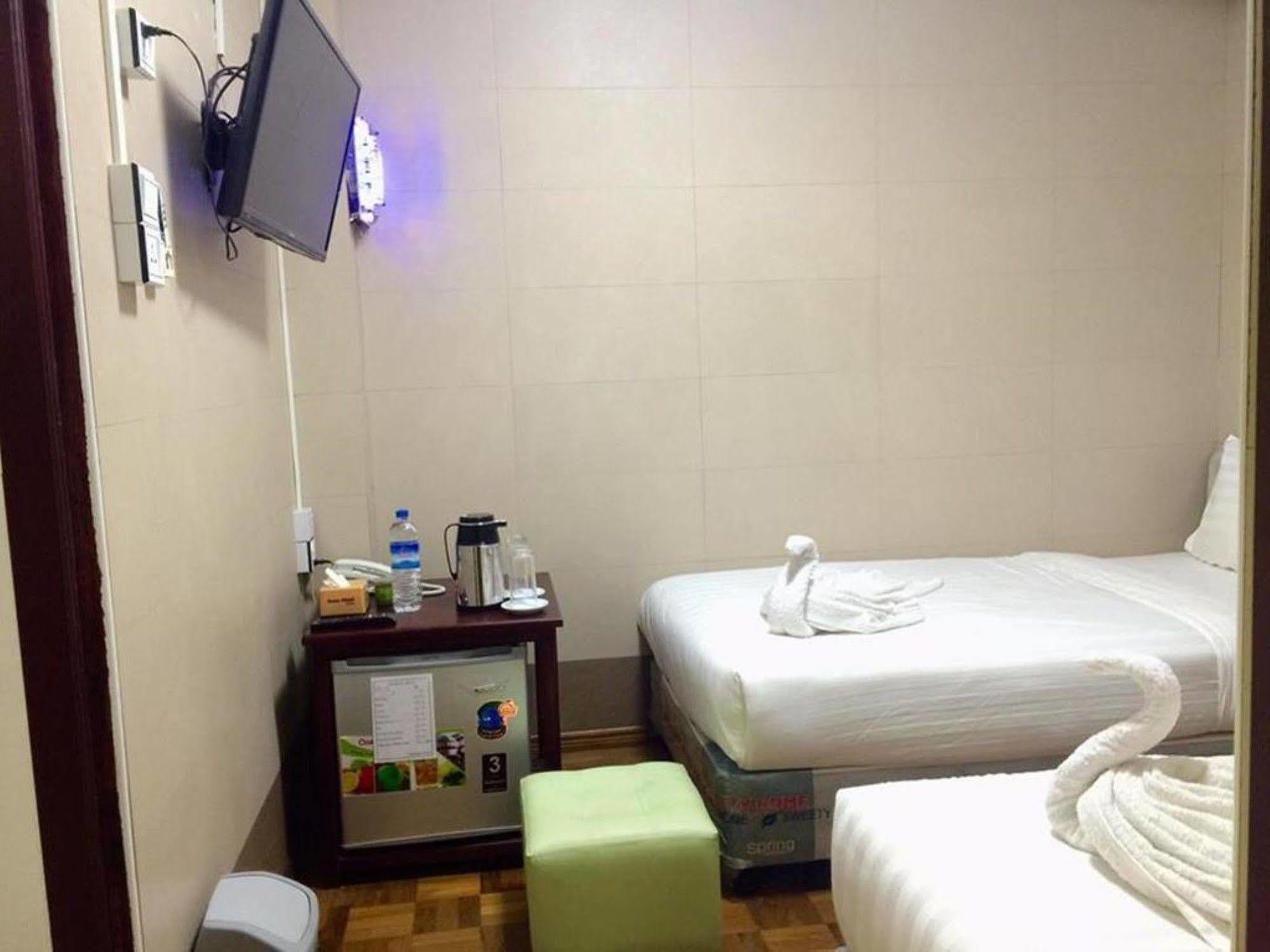 Pandora Motel Янгон Екстер'єр фото