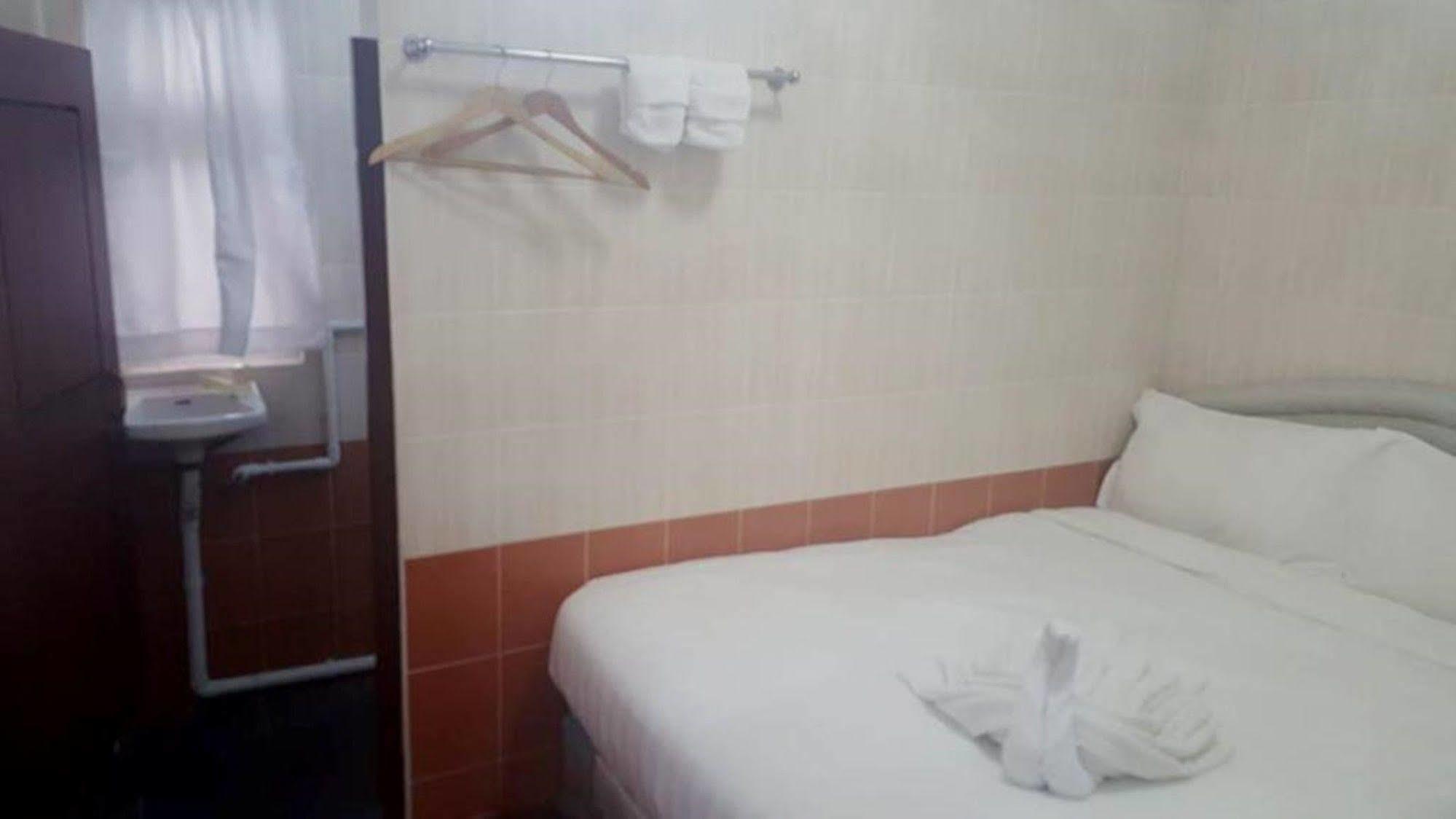 Pandora Motel Янгон Екстер'єр фото