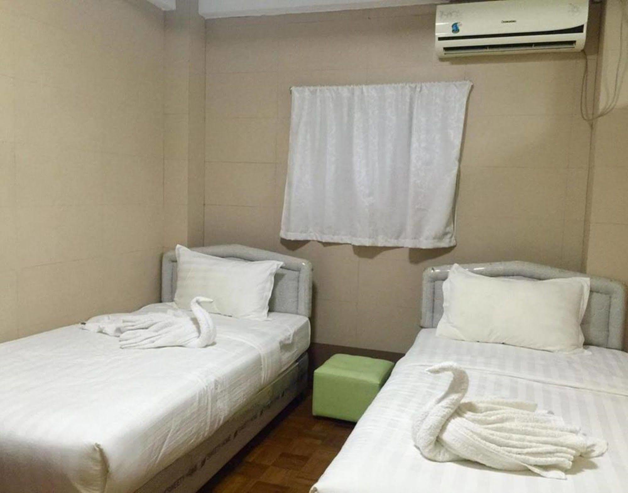Pandora Motel Янгон Екстер'єр фото