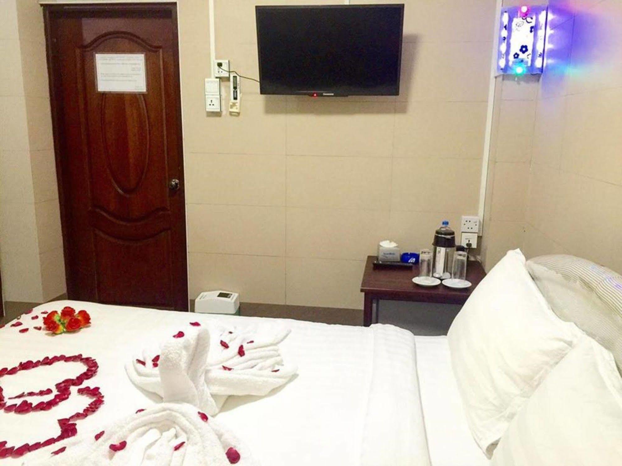 Pandora Motel Янгон Екстер'єр фото