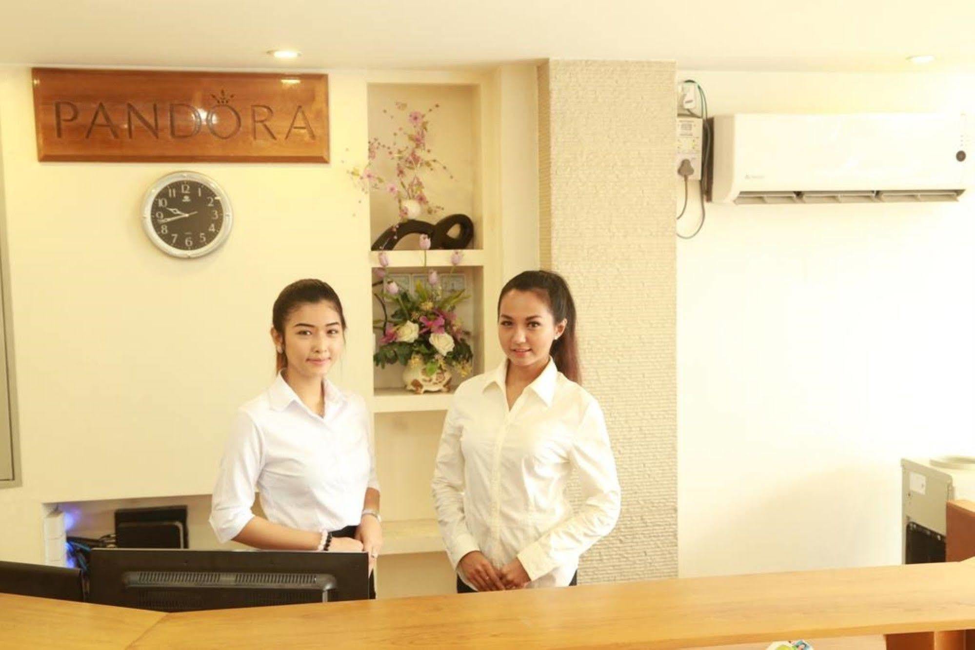Pandora Motel Янгон Екстер'єр фото